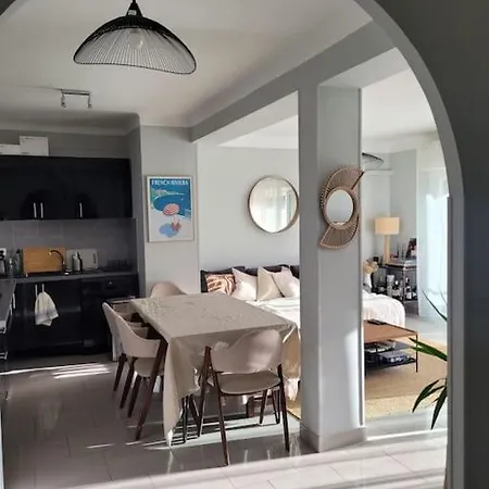 A 12 Min Du Palais Des Festivals Apartamento